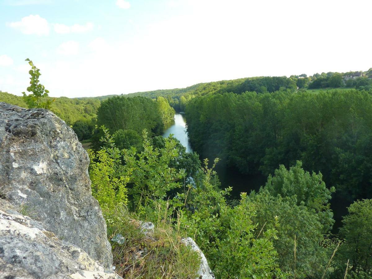 Montenaut Angles-sur-l'Anglin ภายนอก รูปภาพ