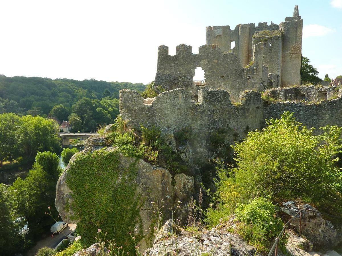 Montenaut Angles-sur-l'Anglin ภายนอก รูปภาพ