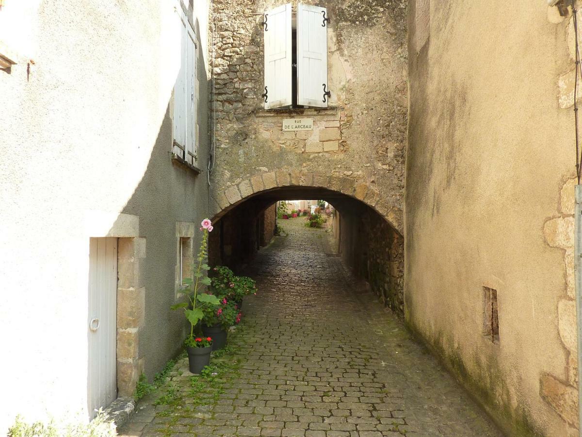 Montenaut Angles-sur-l'Anglin ภายนอก รูปภาพ