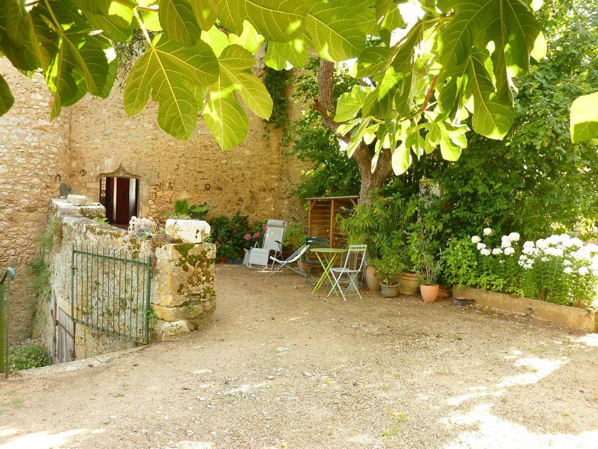 Montenaut Angles-sur-l'Anglin ภายนอก รูปภาพ